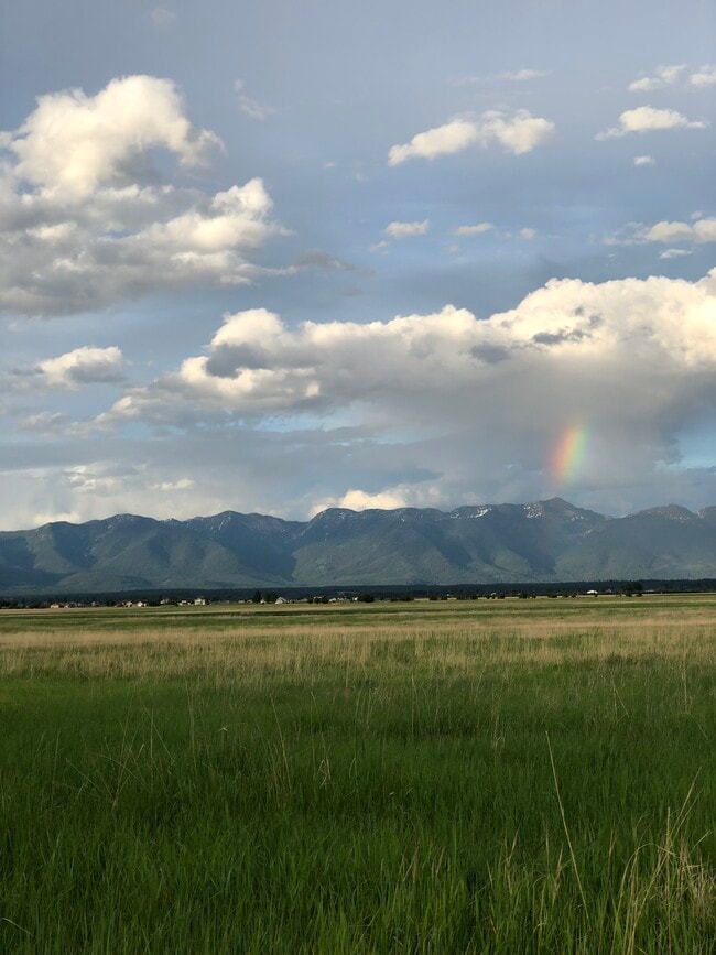 Building Photo - 391 N Somers Rd