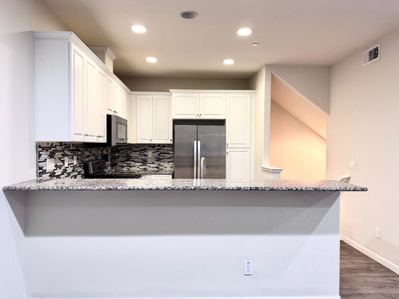 Building Photo - 1117 Genco Terrace