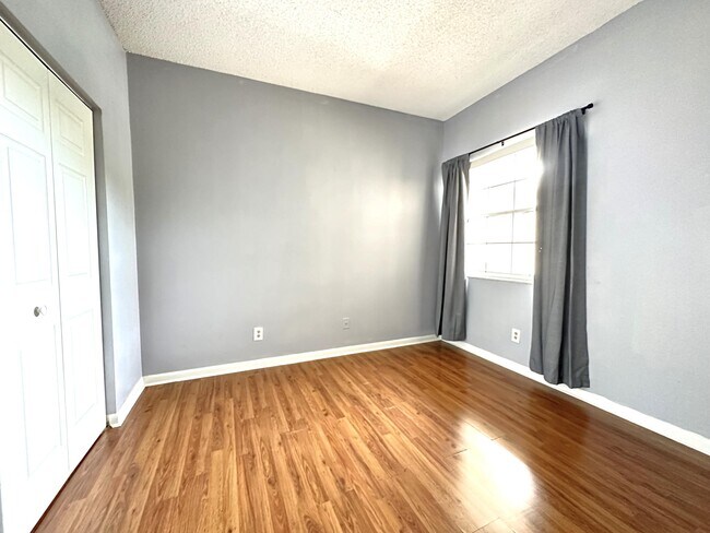 Building Photo - 640 Cypress Club Way