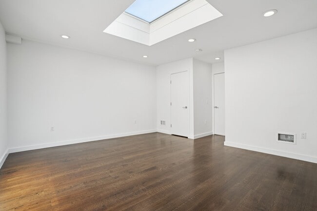 Building Photo - 714 Undercliff Ave