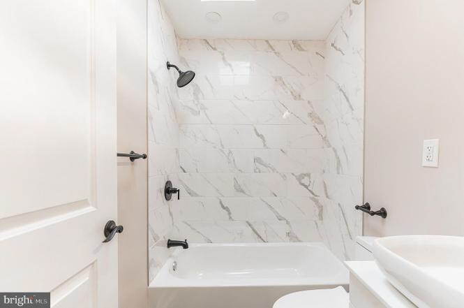 Building Photo - 1828 Hoffman St