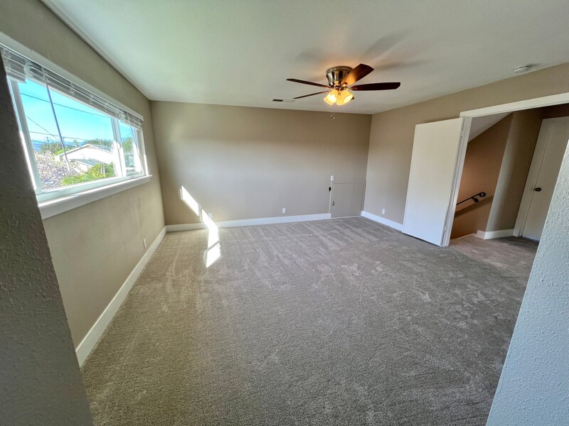 Building Photo - 11852 Crystal Ave