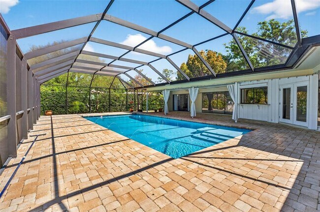 Building Photo - 2111 Paddock Cir