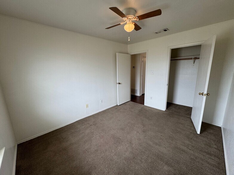 Building Photo - 1109 Horizon Dr