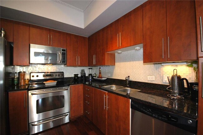 Building Photo - 54 Rainey St