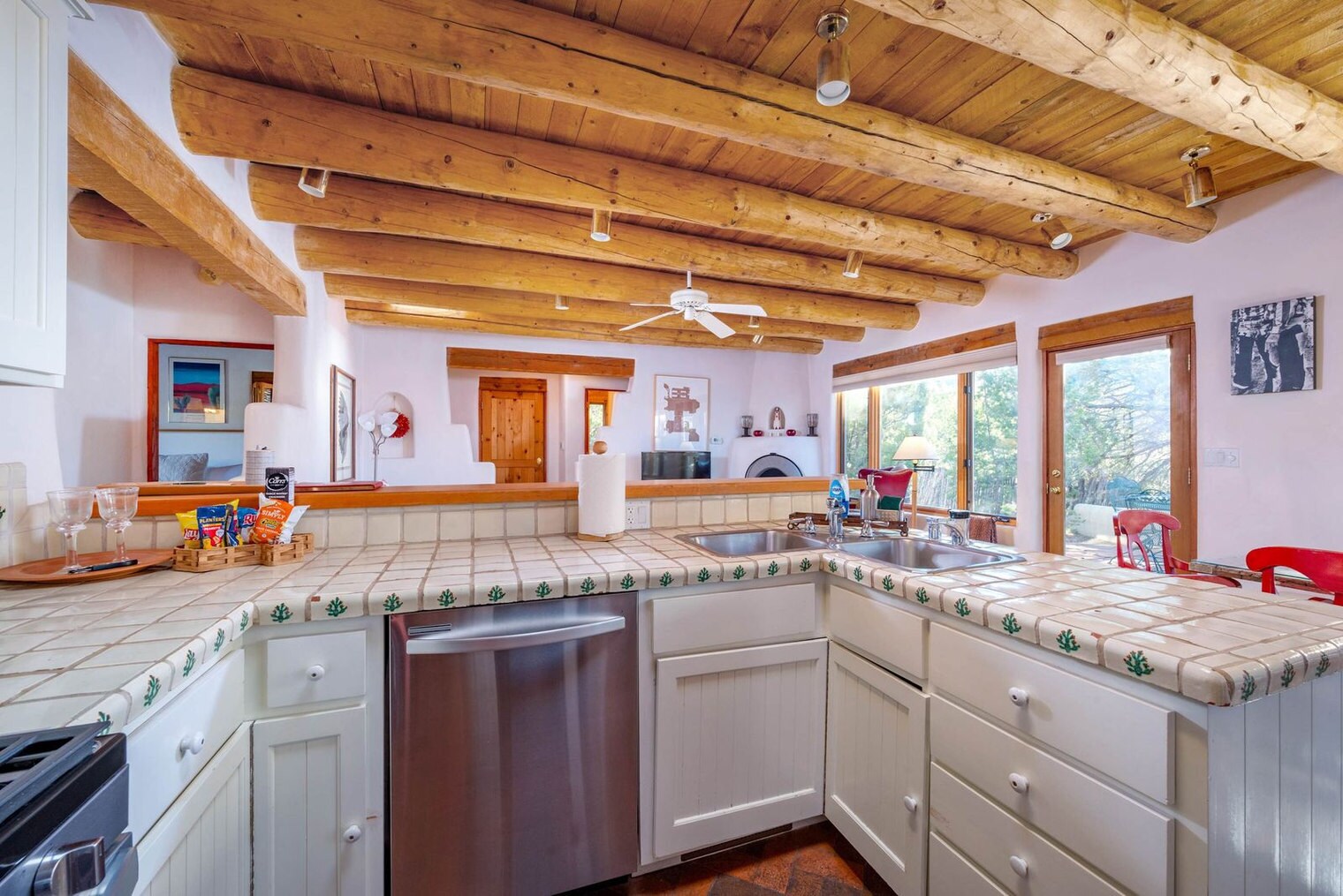 Building Photo - 1015 Foothills Trail