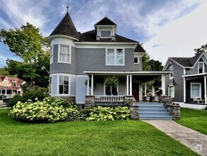 Building Photo - Victorian Gem in the Heart of Downtown – F...