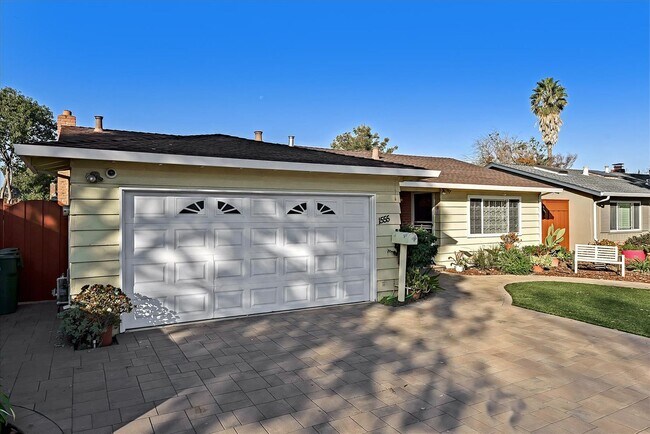 Building Photo - Beautifully Updated Single Family Home with Sparkling Pool