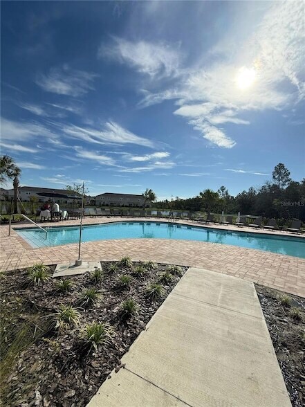 Building Photo - 3082 Skyline Lp