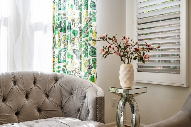 Building Photo - 110 Sugar Cane