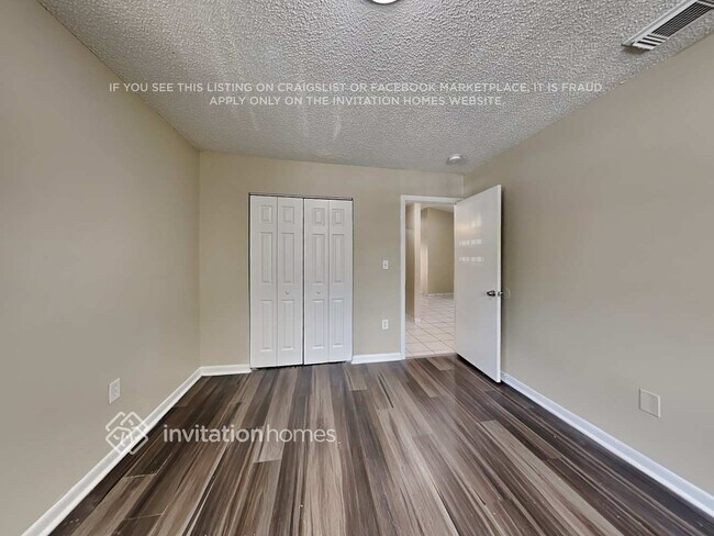 Building Photo - 2579 W 70th St