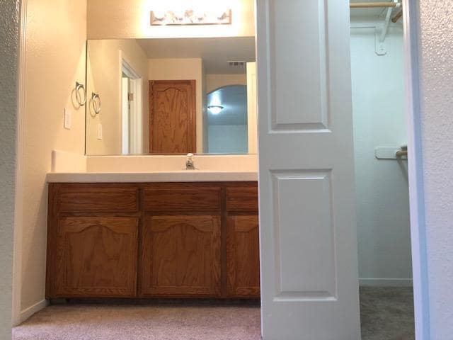 Building Photo - 932 Alpen Dr