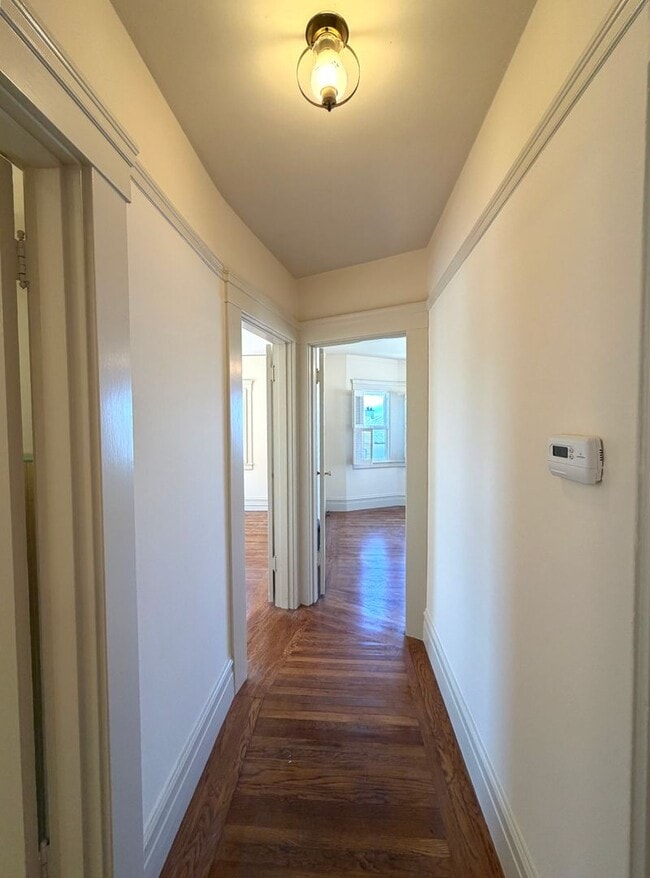 Building Photo - UPDATED BRIGHT HUGE 1650sf 2BR/1BA+BONUS Home Balboa Terrace LOTS of Natural Light AVAILABLE NOW