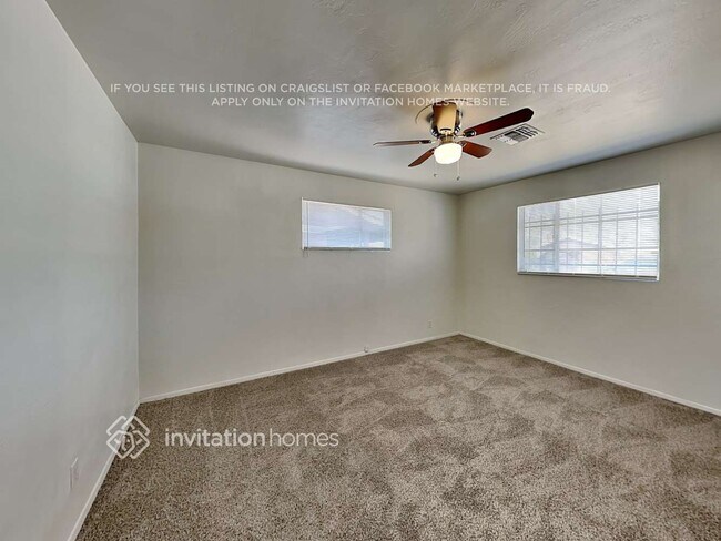 Building Photo - 1831 N 35th Pl