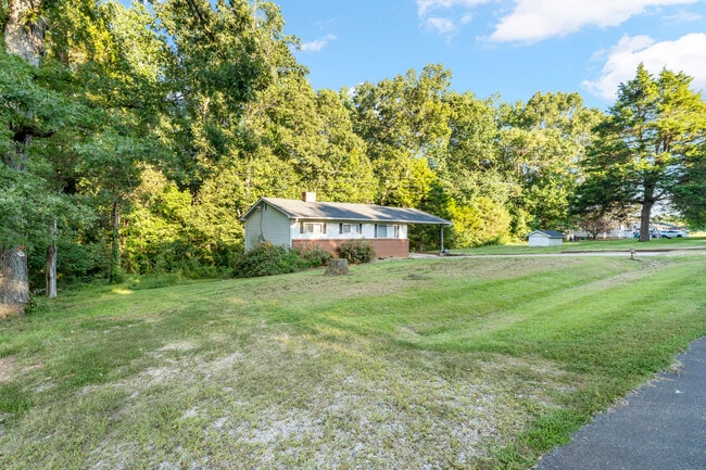 Building Photo - 515 Mile Long Rd