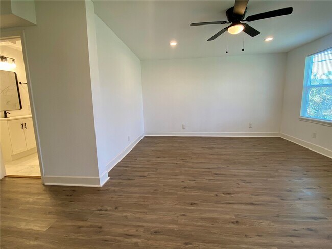 Building Photo - 4963 Culmore Dr