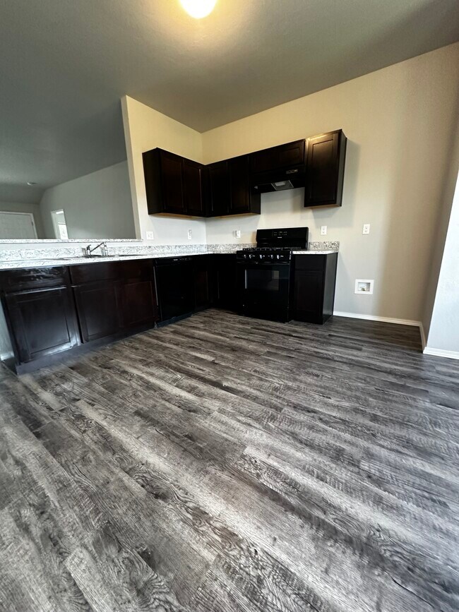 Kitchen - 1218 Flint Way
