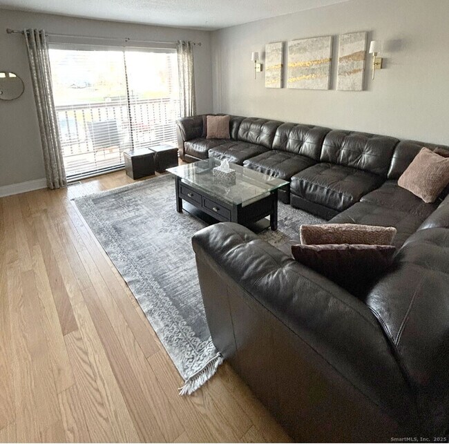 Building Photo - 322 Knapps Hwy