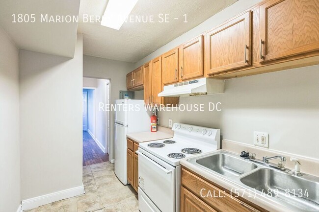 Building Photo - Spacious 1Bd/1Bth + Den apartment – Prime ...