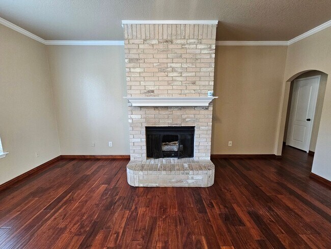 Building Photo - Spacious & Inviting 6-Bedroom Cedar Hill Home – Perfect for Your Next Move