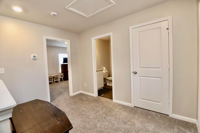Building Photo - 21 Ciani Ct