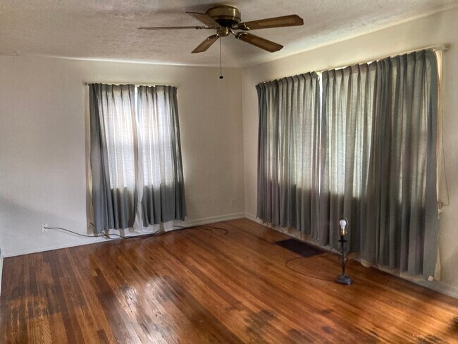 Building Photo - 226 N Delmar Ave