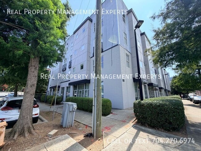 Building Photo - 633 McNinch St