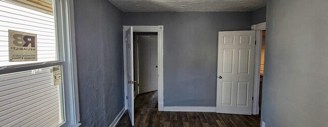 Building Photo - 732 Boggs Ave