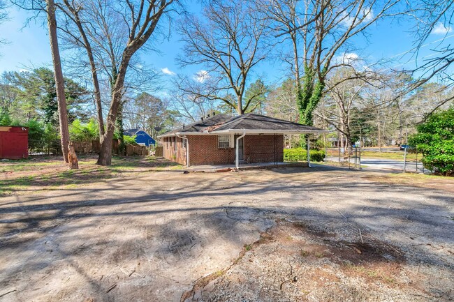 Building Photo - 3 Bedroom 1 Full Bath Brick home!