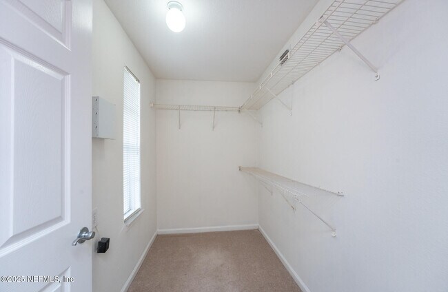 Building Photo - 10075 GATE N Pky