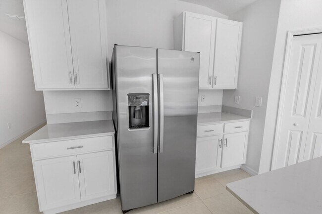 Building Photo - 4 Bedroom 2 Bath Home