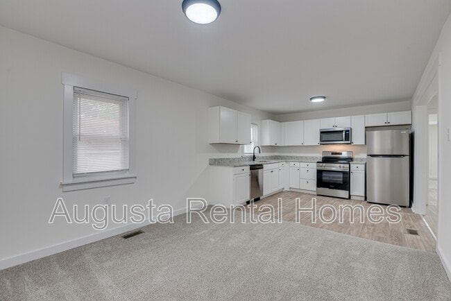 Building Photo - 2753 Hazel St