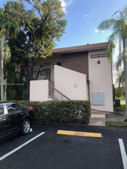 Building Photo - 9938 Nob Hill Ct