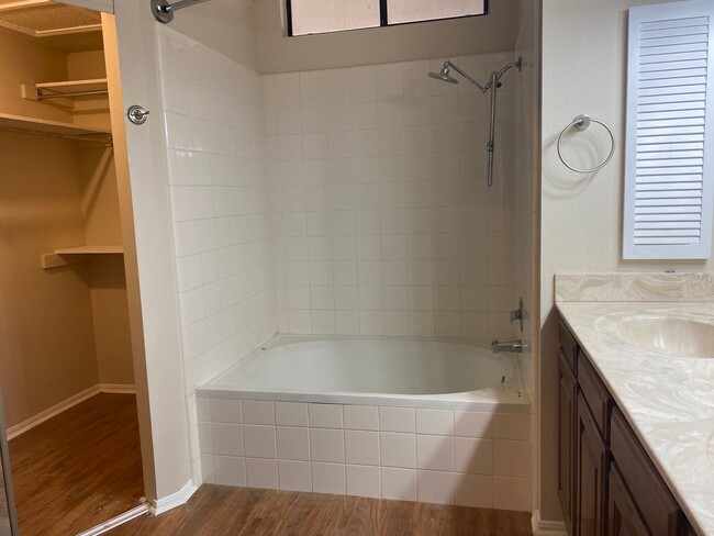 Building Photo - 4111 Camphor Way