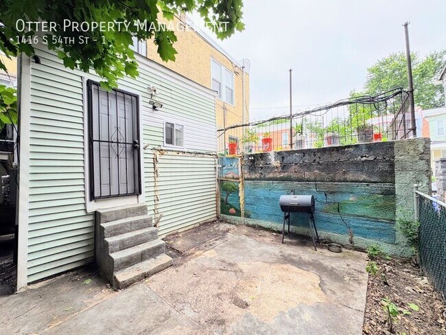 Building Photo - 1416 S 54th St