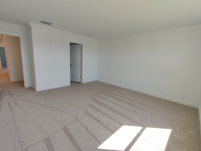 Building Photo - 6140 Baywood Ct