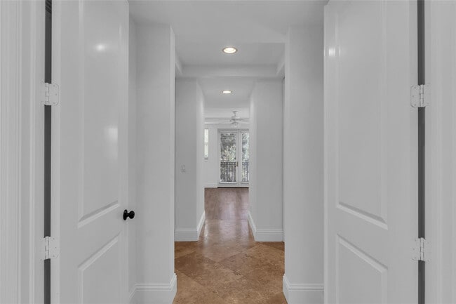 Building Photo - 416 SW 11th St