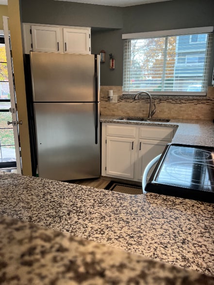 Building Photo - 8743 W Cornell Ave