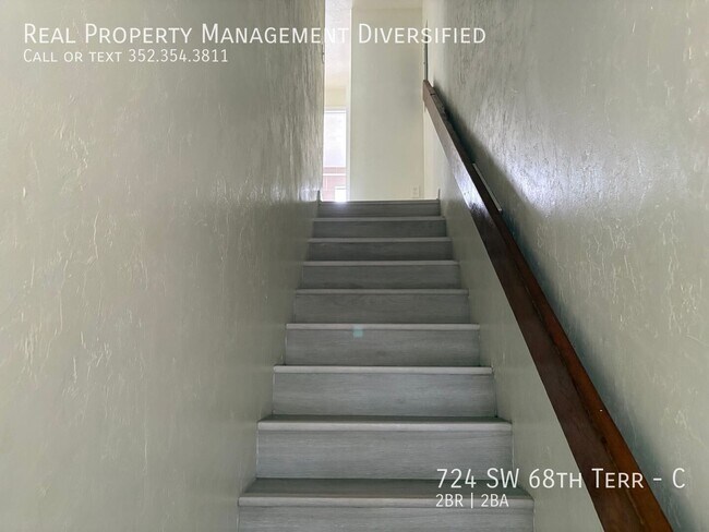 Building Photo - 724 SW 68th Terrace