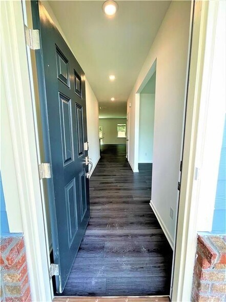 Building Photo - 270 Rivulet Dr