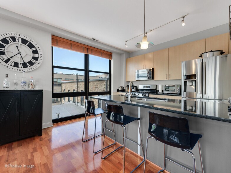 Building Photo - 1260 W Washington Blvd