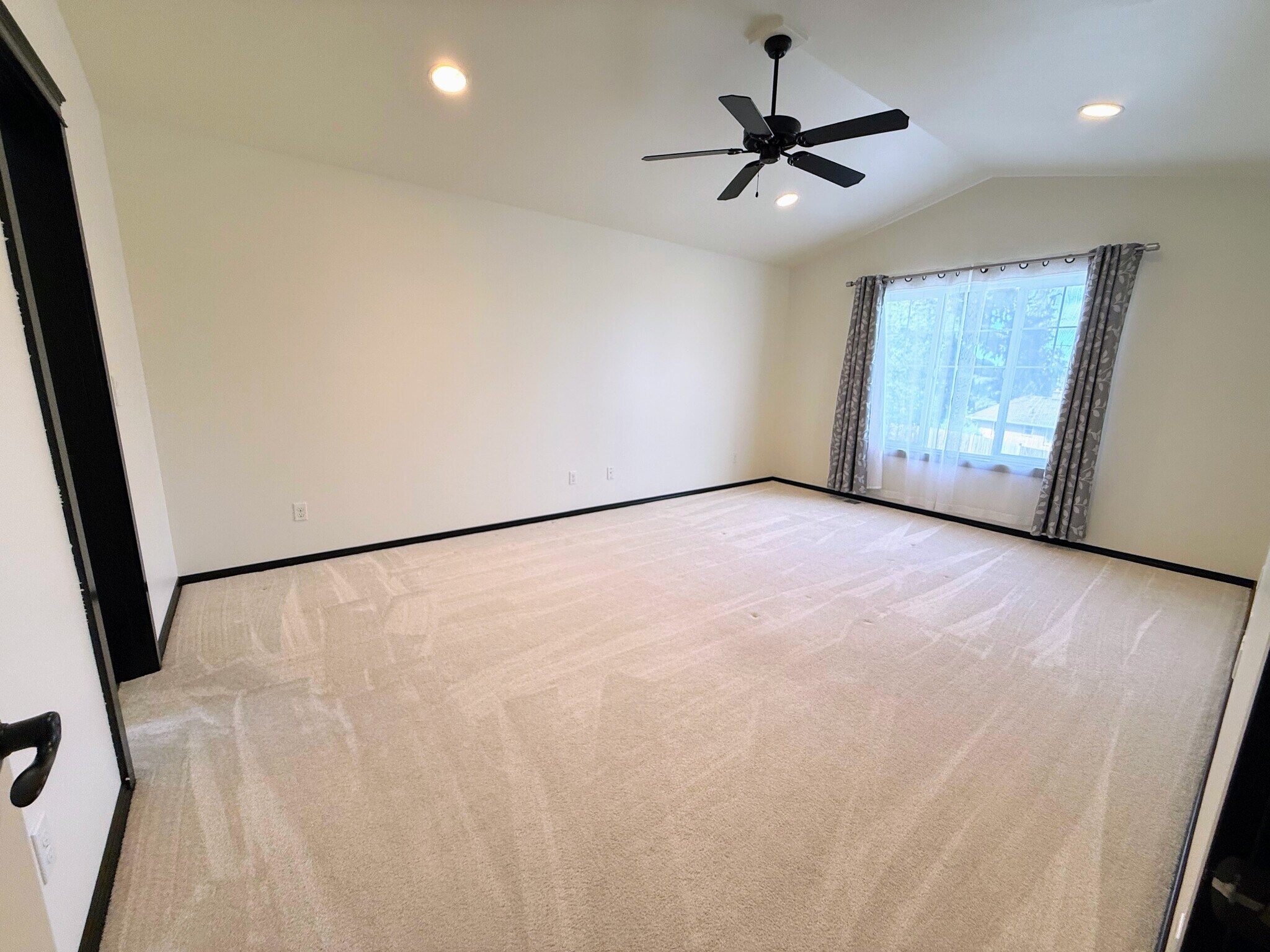 Building Photo - 3415 189th Pl SE