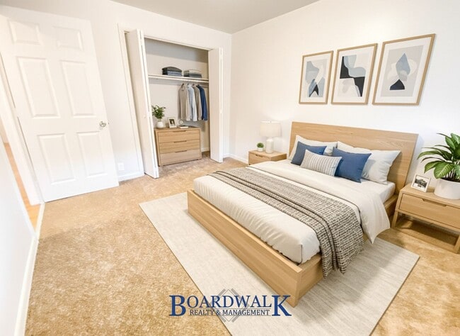 Building Photo - 253 E Crestone Ave