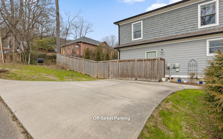 Building Photo - 5303 Saint Elmo Ave
