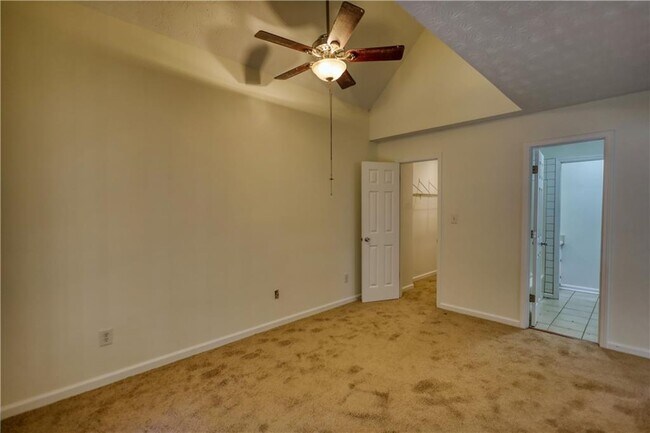 Building Photo - 2475 Nugget Dr SW