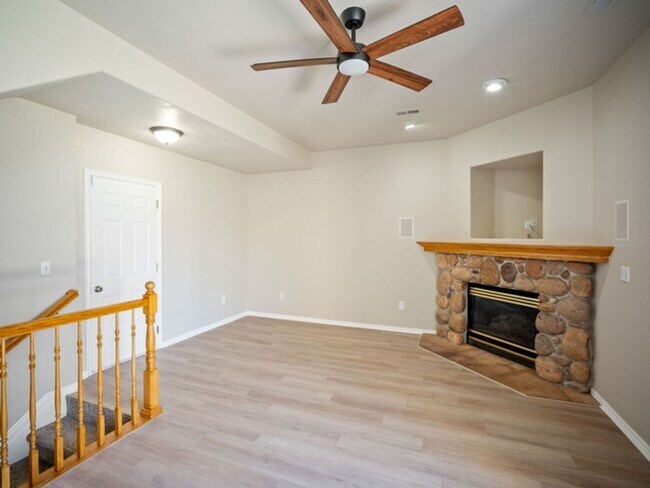 Building Photo - 1602 W Rockbridge Dr