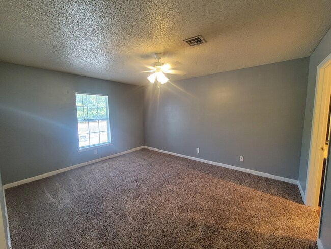 Woods 1A Bedroom.jpg - AndMark Shadow Wood