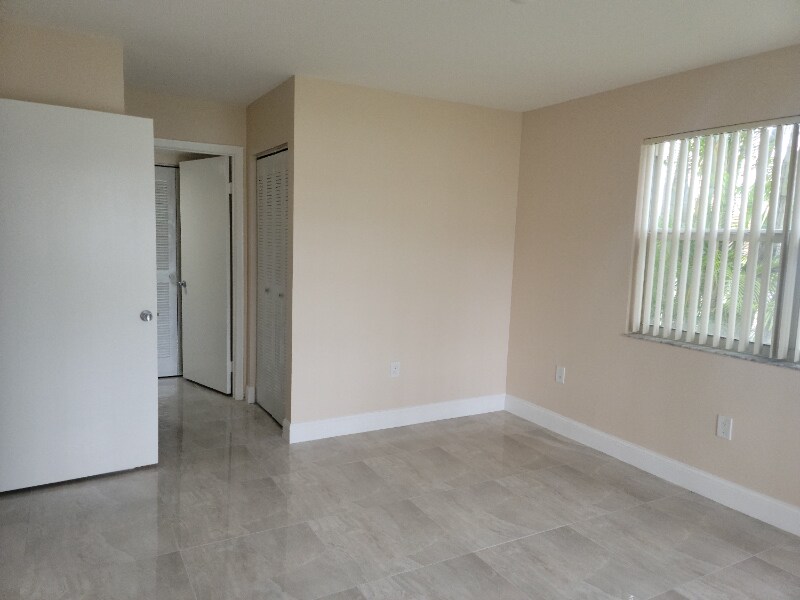 Building Photo - 8640 SW 212th St