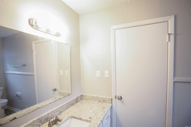 Building Photo - 2100 Virginia Dr