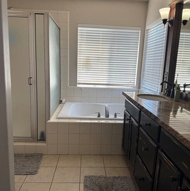 Building Photo - 13178 Woodridge Oak Cir